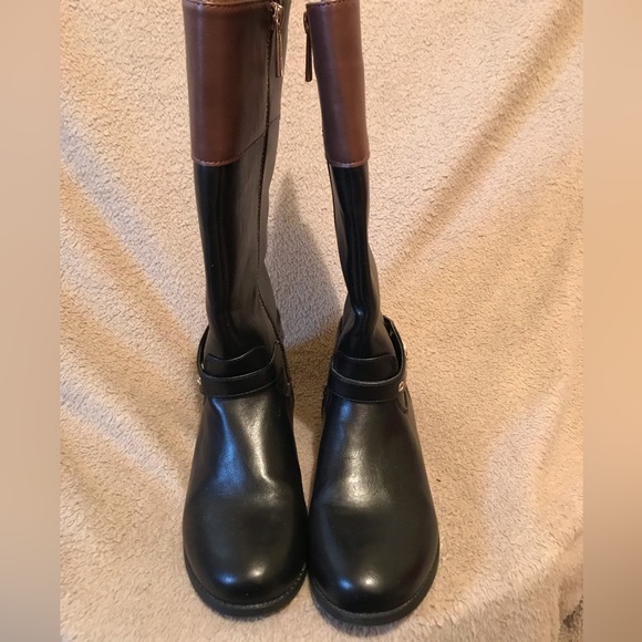 Michael Kors Girls Two Tone Boots - Picture 2 of 6